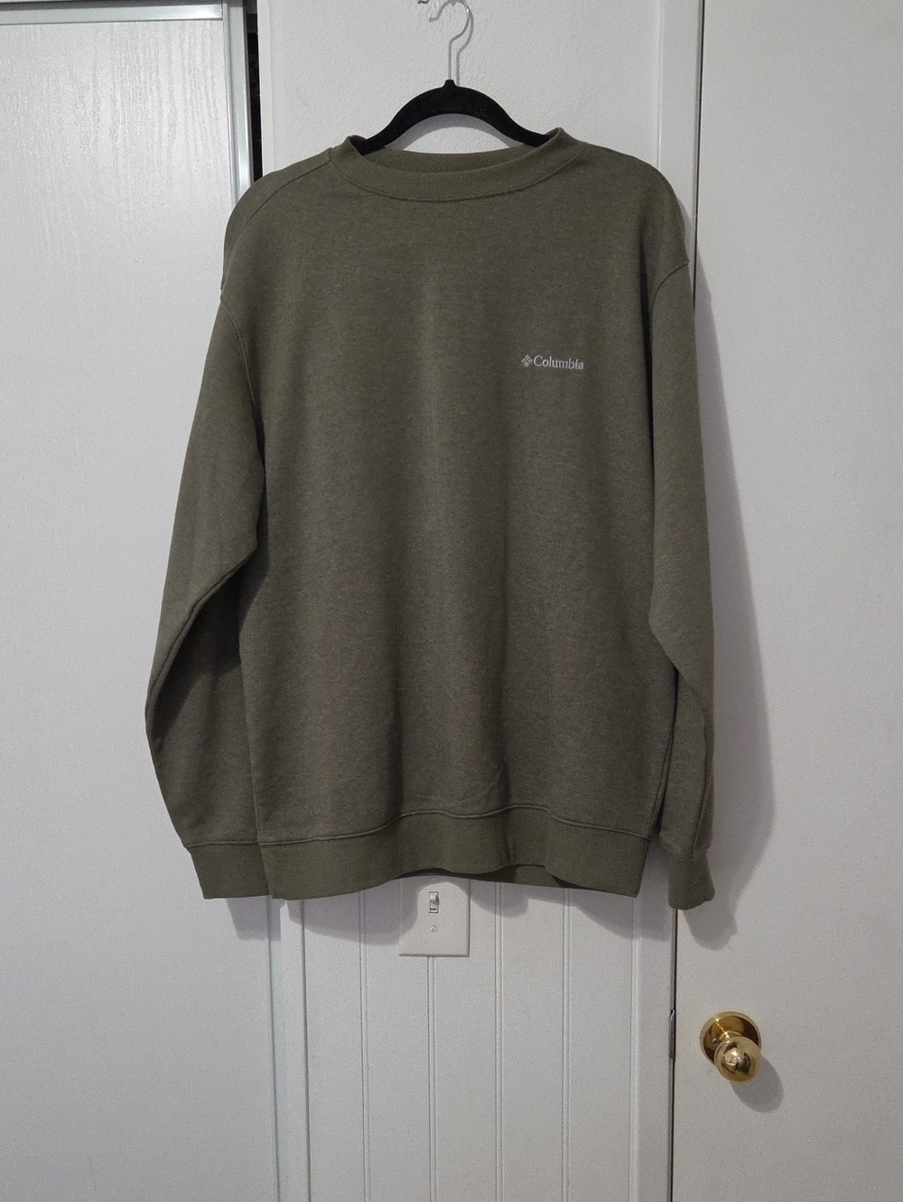 Columbia Men's Olive Green Crewneck Sweatshirt